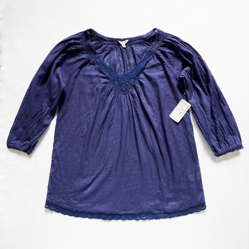 NEW Floral Emboridery V-neck 3/4 Sleeve Top/Shirt